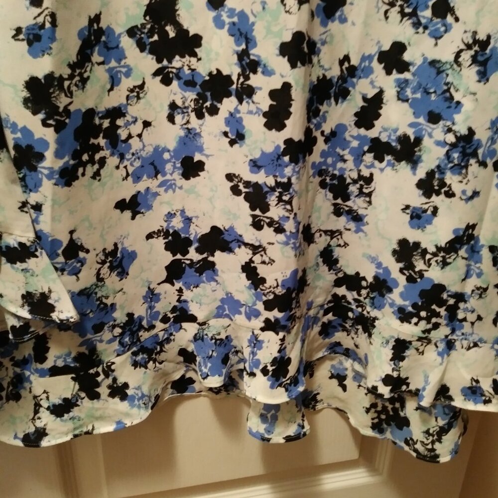 blouse - Picture 3 of 5